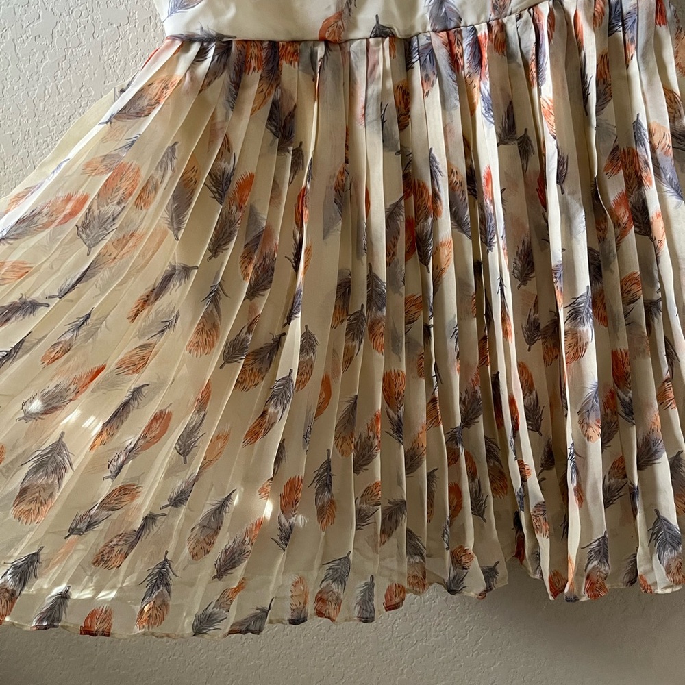 Forever 21 Kids Large Sleeveless Feather Print Pleated Dress - Picture 6 of 13